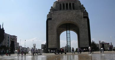 Conoce el monumento a la Revolución 9